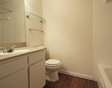 525 Heights Boulevard - Photo Thumbnail 6