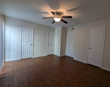 525 Heights Boulevard - Photo Thumbnail 3
