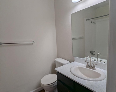 525 Heights Boulevard - Photo Thumbnail 4
