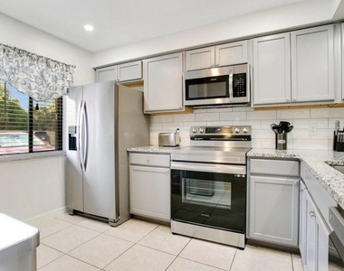 154 San Juan Circle - Photo Thumbnail 2