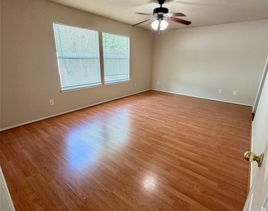 3715 Lindenfield Drive - Photo Thumbnail 26