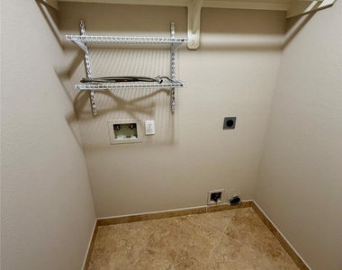 3715 Lindenfield Drive - Photo Thumbnail 19