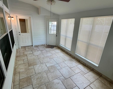 3715 Lindenfield Drive - Photo Thumbnail 36