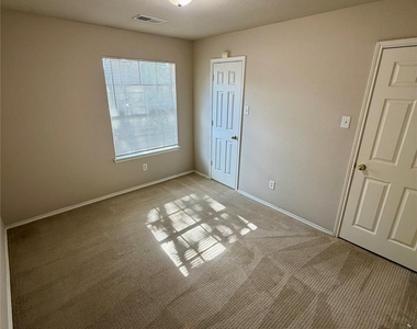 3715 Lindenfield Drive - Photo Thumbnail 20