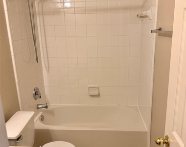 3715 Lindenfield Drive - Photo Thumbnail 17