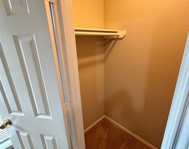 3715 Lindenfield Drive - Photo Thumbnail 22