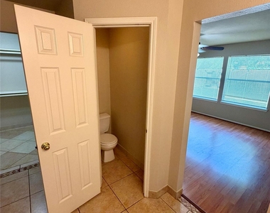 3715 Lindenfield Drive - Photo Thumbnail 29