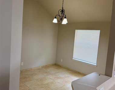 3715 Lindenfield Drive - Photo Thumbnail 7
