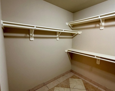 3715 Lindenfield Drive - Photo Thumbnail 34