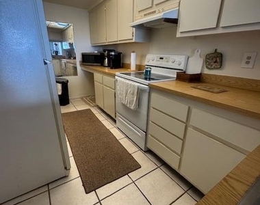2469 S Washington Avenue - Photo Thumbnail 5
