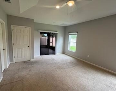 4528 Alligator Flag Circle - Photo Thumbnail 14