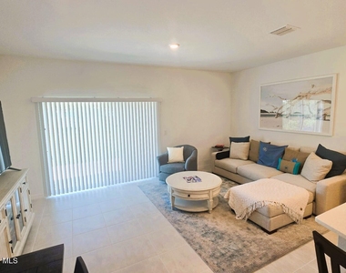 136 River Front Way - Photo Thumbnail 4