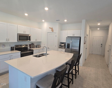 136 River Front Way - Photo Thumbnail 2