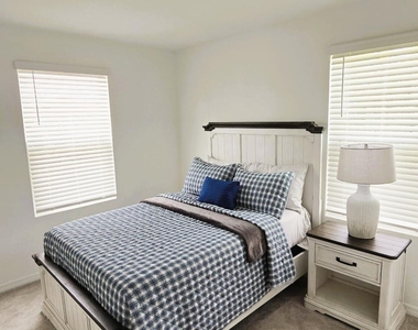 136 River Front Way - Photo Thumbnail 11
