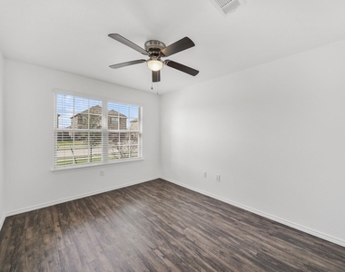 2611 Lapwing Drive - Photo Thumbnail 3