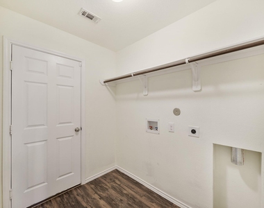 2611 Lapwing Drive - Photo Thumbnail 9