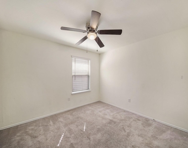 2611 Lapwing Drive - Photo Thumbnail 6