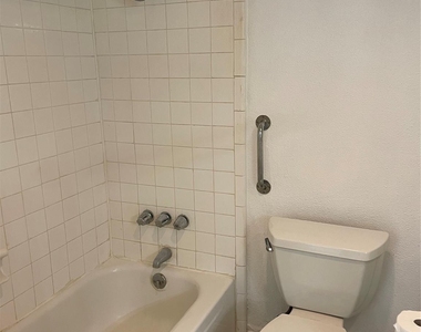 2100 Tanglewilde Street - Photo Thumbnail 11