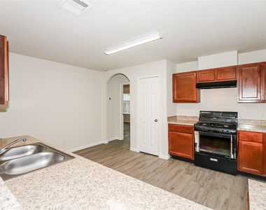 19403 Plantation Maple Drive - Photo Thumbnail 3