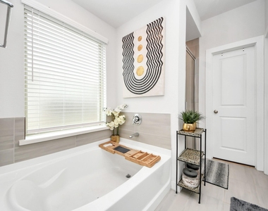 15734 Autumn Sun Court - Photo Thumbnail 25