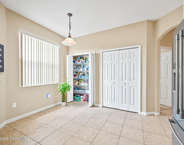 1749 Tullagee Avenue - Photo Thumbnail 13