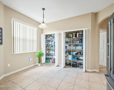 1749 Tullagee Avenue - Photo Thumbnail 14