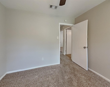 17514 Hamilwood Drive - Photo Thumbnail 11
