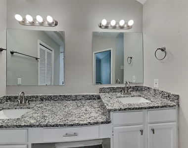 17514 Hamilwood Drive - Photo Thumbnail 8