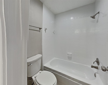 17514 Hamilwood Drive - Photo Thumbnail 17