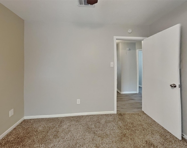 17514 Hamilwood Drive - Photo Thumbnail 12