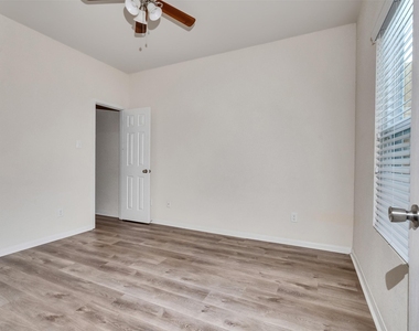 12215 Zenith Ridge Way - Photo Thumbnail 14
