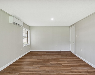 4568 Dunnam Road - Photo Thumbnail 12