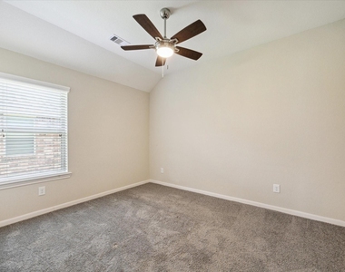 208 Morgan Isle Lane - Photo Thumbnail 7