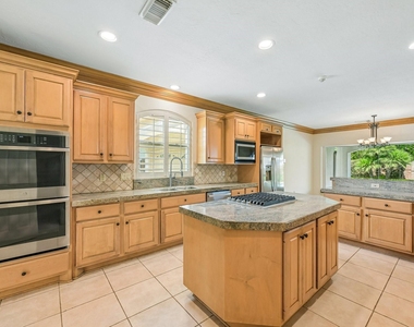 1611 Copperas Cove - Photo Thumbnail 6