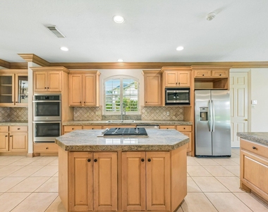 1611 Copperas Cove - Photo Thumbnail 7