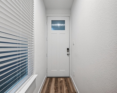 2937 Amherst Meadow Lane - Photo Thumbnail 2