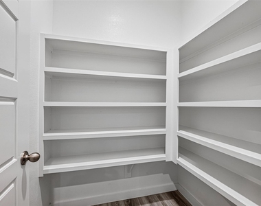 2937 Amherst Meadow Lane - Photo Thumbnail 15