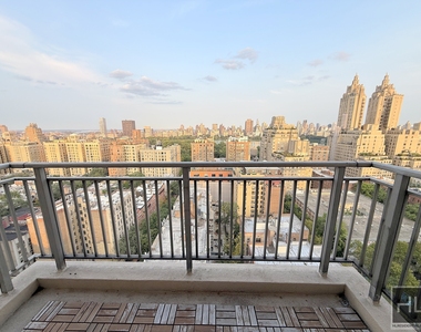 West 93 Street - Photo Thumbnail 3