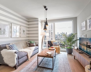 West 42nd Street - Photo Thumbnail 1