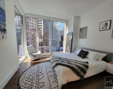 East 44th Street - Photo Thumbnail 1