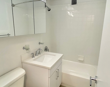 East 35 Street - Photo Thumbnail 3