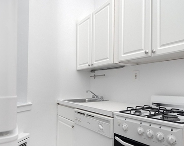 East 89th Street - Photo Thumbnail 1