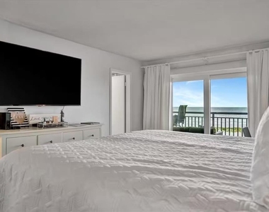 1270 Gulf Boulevard - Photo Thumbnail 9