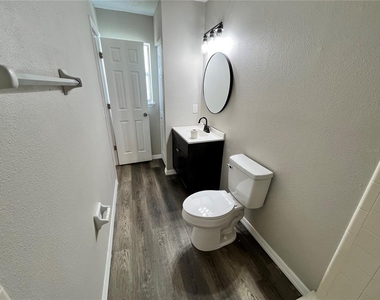1494 Courtland Boulevard - Photo Thumbnail 19