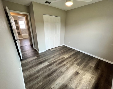 1494 Courtland Boulevard - Photo Thumbnail 13