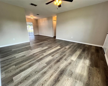 1494 Courtland Boulevard - Photo Thumbnail 3