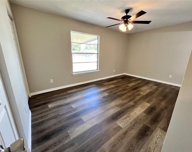 1494 Courtland Boulevard - Photo Thumbnail 9