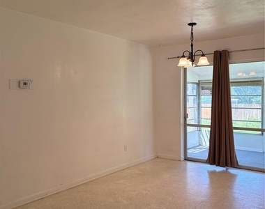 1320 Hartley Avenue - Photo Thumbnail 2