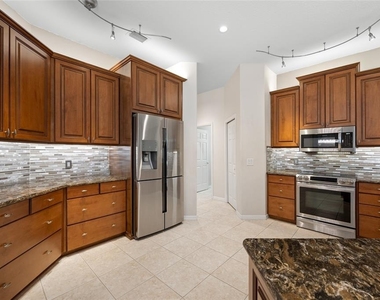 10675 Park Place Drive - Photo Thumbnail 18