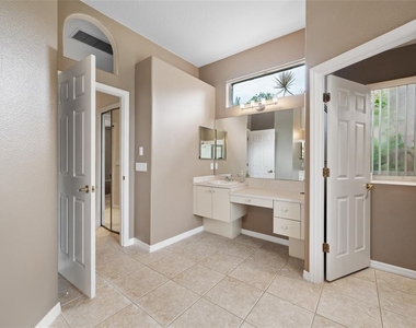 10675 Park Place Drive - Photo Thumbnail 26